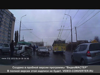 В Бишкеке на Ахунбаева-Бакаева столкнулись две машины <i>(видео)</i>