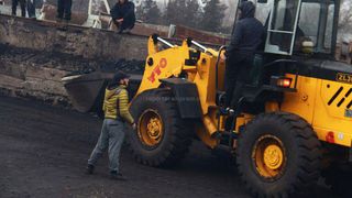 Объединение авто-мото клубов Кыргызстана купили уголь для детского дома в Орловке <i>(фото)</i>