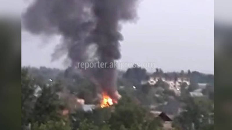 В доме на Суюмбаева вспыхнул пожар (видео)