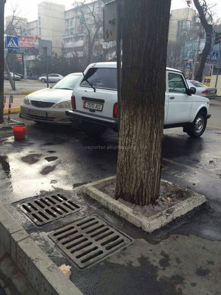 СЭИ составил протокол в отношении водителя, который мыл машину на Киевской-Панфилова в Бишкеке