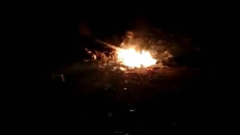 В мкр Нур-Жайык в Казармане снова сжигают мусор (видео)