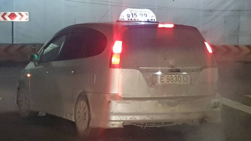 На Горького-Юнусалиева водитель «Хонды» нарушил несколько ПДД, за машиной числятся 9 штрафов на 23 тыс. сомов (видео, фото)