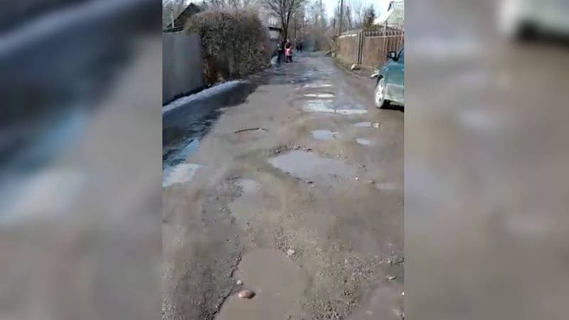 В селе Новопокровка дороги в плохом состоянии, - жительница