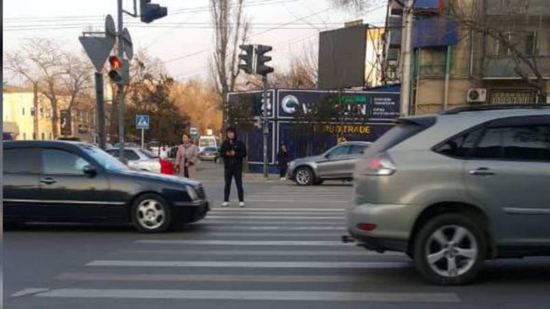 Патрульная милиция рассмотрит обращение горожанина о необходимости дополнительного времени светофора на ул.Ибраимова