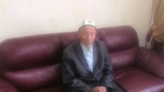 <b>Долгожители Кыргызстана:</b> Отец большой семьи и уважаемый аксакал из Нооката Шарип Осмоналиев <b>(фото)</b>