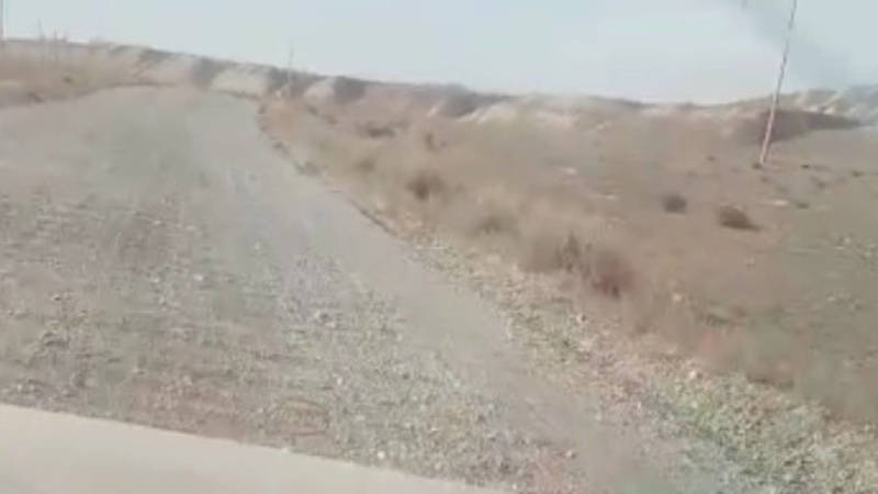 Водитель жалуется на состояние дороги в Нарынском районе. Видео