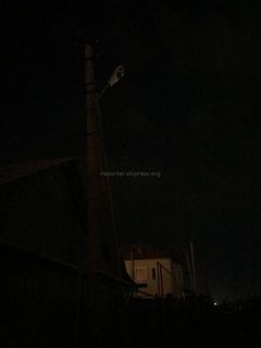В Бишкеке на двух улицах жилмассива Кок-Жар не работает уличное освещение (фото)