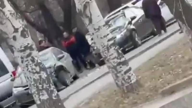 В Бишкеке столкнулись две «Тойоты». Видео с места аварии