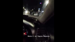 На пешеходном переходе в Бишкеке столкнулись две легковушки, одна из них машина «Яндекс Такси»