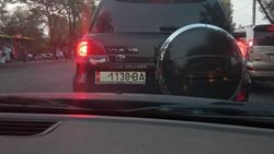 В Бишкеке замечен «Крузак» с номерами от «Волги». Фото