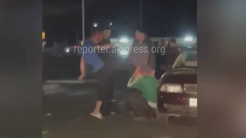 «Пинал в голову». Милиция Бостери разыскивает участников драки в Чолпон-Ате