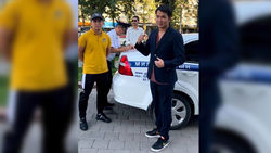 Мирбека Атабекова оштрафовали за то, что он не пристегнулся ремнем безопасности