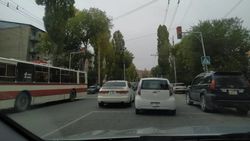В Нарыне водители игнорируют светофор. Фото