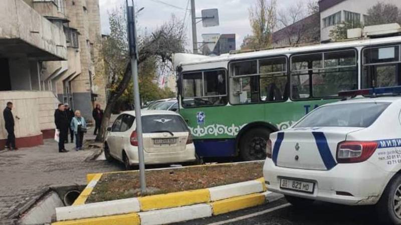 На улице Московской произошло ДТП с участием троллейбуса