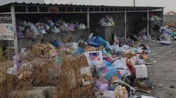 Горожанин жалуется на мусор в мкр Солнечный. Фото