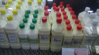 В магазине «Деревяшка» продается кисломолочная продукция компании «Мама» без соответствующей маркировки, - читатель (фото)