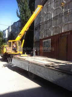 В районе рынка «Комфорт» на ул.Ибраимова снесли торговый павильон и контейнер <i>(фото)</i>