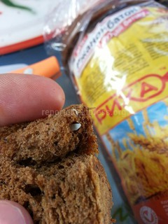 В хлебе фирмы «Риха» обнаружен кусочек целлофана, - потребитель (фото)