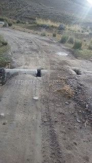 Читатель просит обратить внимание на состояние дороги, ведущей в село Ак-Кыя Нарынской области (фото)