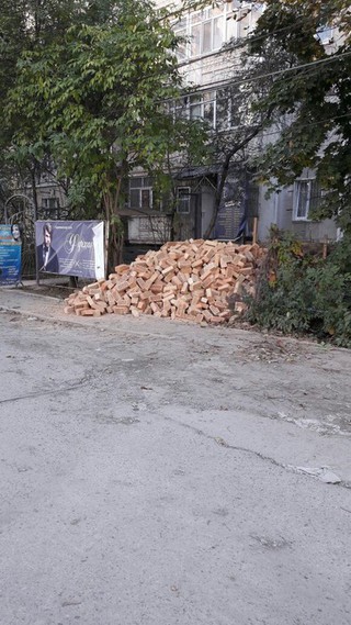 «Бишкекглавархитектура» не выдавала разрешительные документы на пристройку к дому №7 в мкр Тунгуч