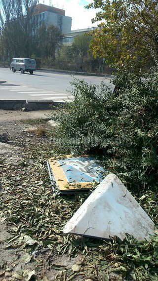 «Бишкекасфальтсервис» в ближайшее время вернет на место дорожные знаки в мкр Учкун