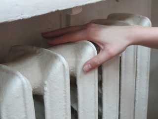 Бишкекчанин интересуется, когда в домах отключат отопление