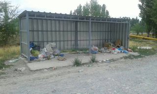 Читатель просит убрать мусор в жилмассиве Ак-Босого (фото)