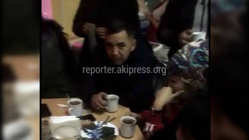 Кыргызстанцы, ехавшие в Москву, остались на улице в Самарской области. Видео