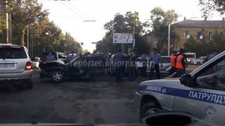 В Бишкеке на Айтматова-Горького произошла авария, есть погибшие <b><i>(видео)</i></b>