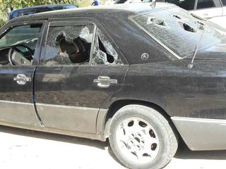 В Канте неизвестные выбили окна машины (фото)