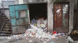 На пр. Ч. Айтматова во дворе дома №29 не вывозят мусор (видео)
