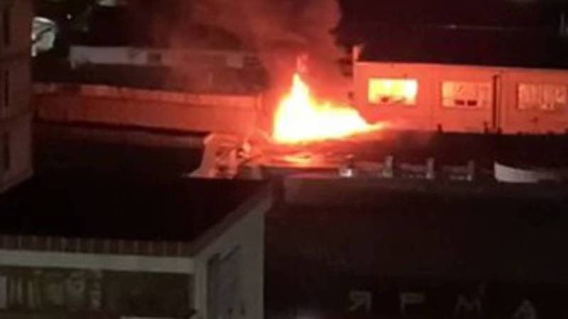 Видео — Ночью на Орто-Сайском рынке произошел пожар