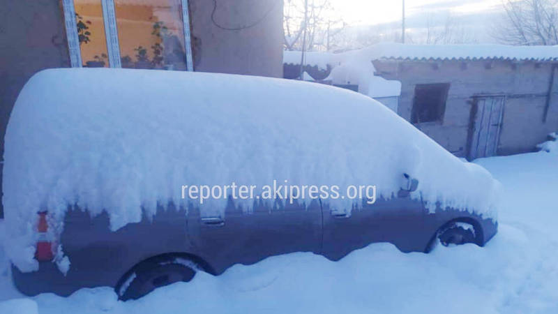 В селе Бостери небывалый снегопад, высота снежного покрова достигает 40 см. Видео, фото