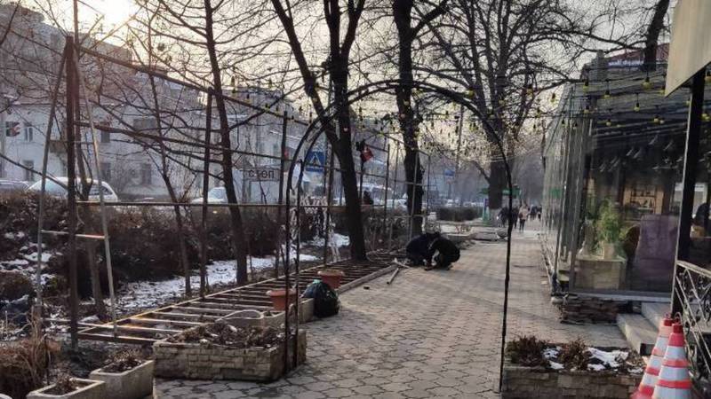 Законно ли строят летнюю площадку кафе «Vanilla Sky» на ул.Московской?