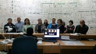 Жители ряда домов ул.Грибоедова в Бишкеке требуют подключить их квартиры к электричеству, группа жителей направилась в Западную РЭС <i>(видео)</i>