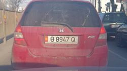 В Бишкеке находчивый водитель скрыл госномер от камер «Безопасного города». Фото