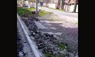 Житель улицы Керимова жалуется на ремонт дороги, который не завершается продолжительное время