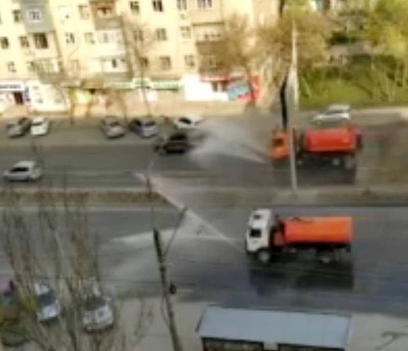 Как проводится дезинфекция улиц Бишкека. Видео бишкекчанки