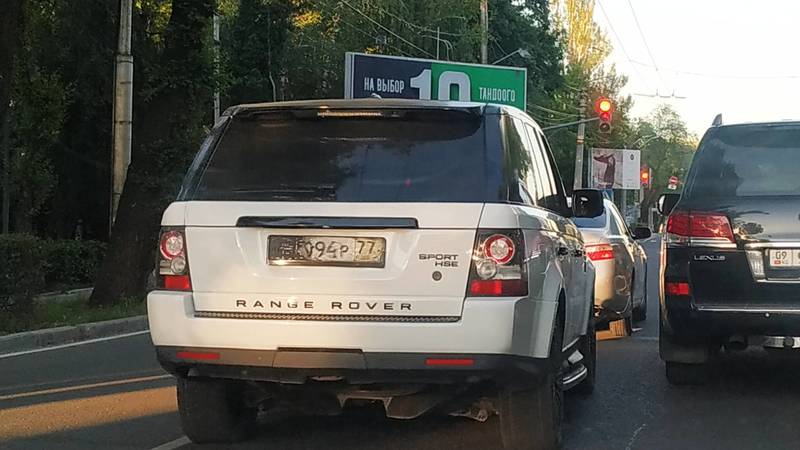 В Бишкеке замечен Range Rover c бумажным госномером. Фото очевидца