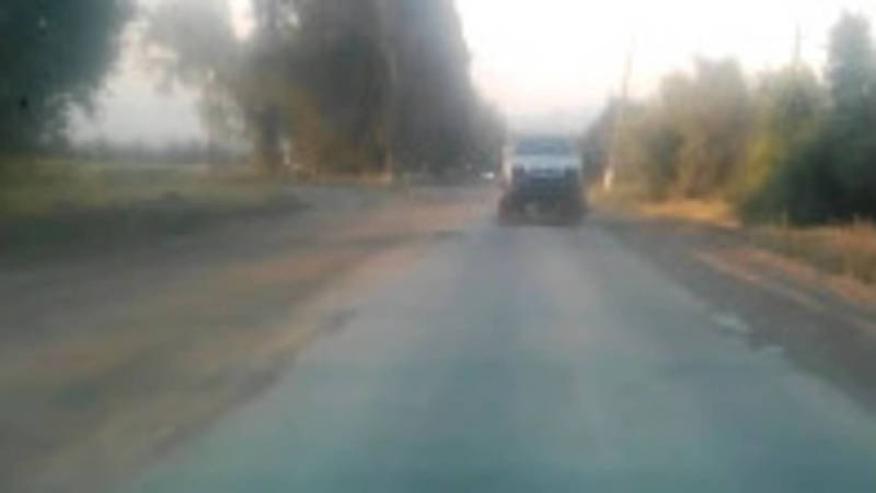Горожанин жалуется на состояние дороги в совхоз Ала-Тоо. Видео