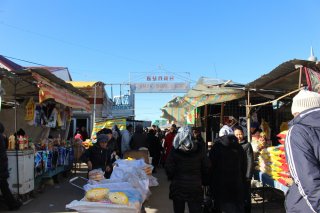 «Я — Репортер» собирает фотодосье Кыргызстана. Рынок «Булан» в городе Токмок <b>(фоторепортаж)</b>