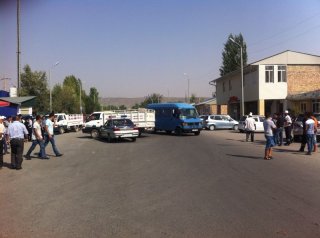 В Жалал-Абаде произошла авария с участием автомашины ДПС <b>(фото)</b>