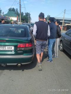 На Щербакова-Орозбекова столкнулись две легковушки. Бишкекчанин просит установить светофор <i>(видео)</i>