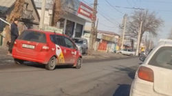 «Фит» из «Яндекс Go» едет по встречке по Некрасова. Видео