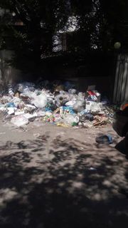 На Московской-Турусбекова скопился мусор (фото)
