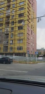 Бишкекчанин считает, что на стройплощадке на Боконбаева-Акиева не соблюдается техбезопасность