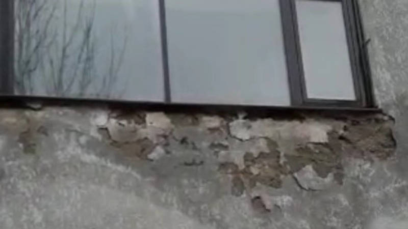 Житель Кара-Балты просит проверить качество ремонта зимнего бассейна. Видео