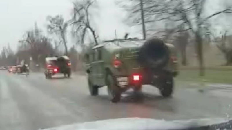 Колонна из военных машин ехала в сторону Жалал-Абада. Видео