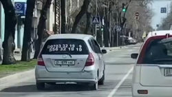 «Хонда Фит» едет по встречке на Московской. Видео