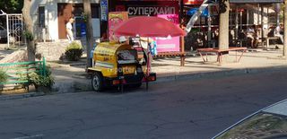 Мэрия столицы о продаже кваса на проезжей части: горожанину следует обратиться с жалобой в УОБДД по Бишкеку